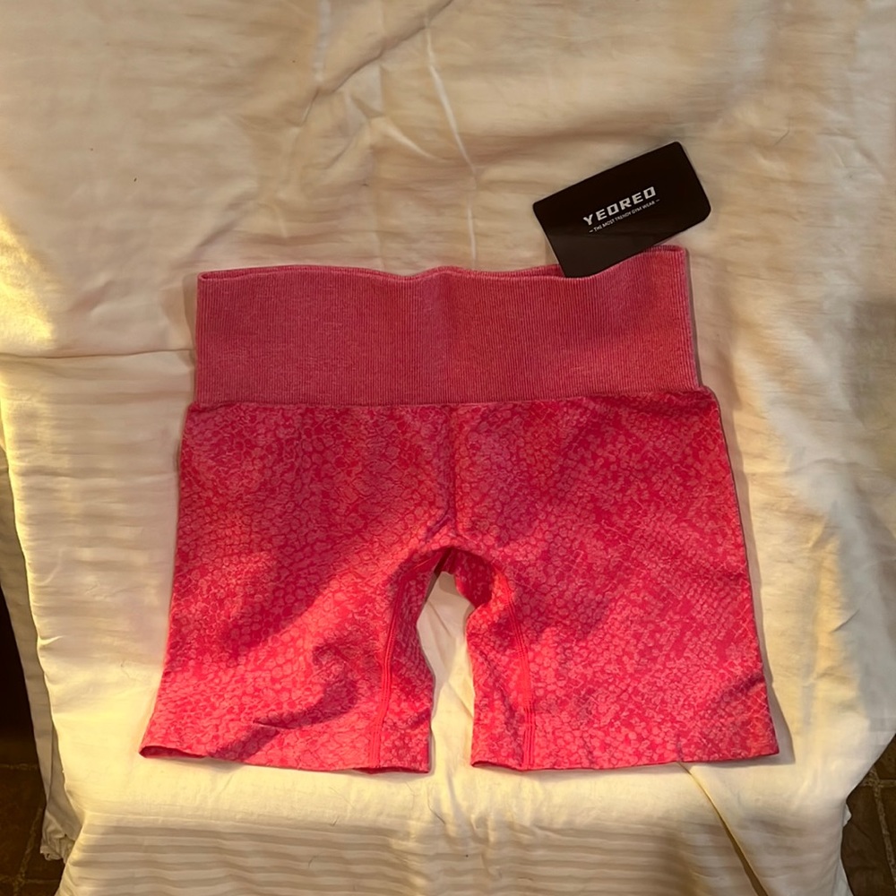 New bike short hot pink with snakeskin patter has tags